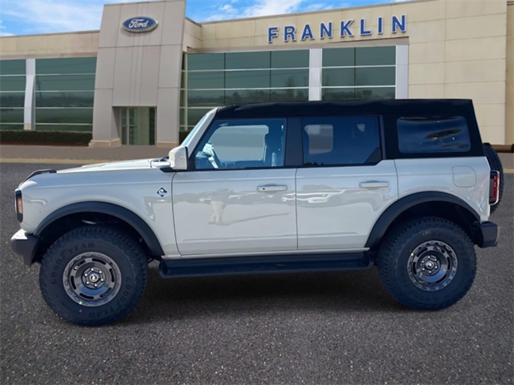 New 2025 Ford Bronco Outer Banks SUV