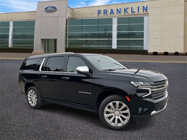 2021 Chevrolet Suburban Premier's photo