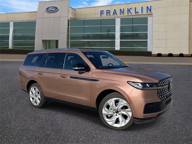 2025 Lincoln Navigator Black Label's photo