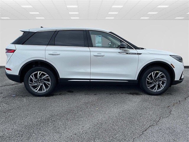 2025 Lincoln Corsair Premiere photo 2