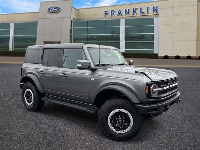 2023 Ford Bronco 4-Door Outer Banks's photo