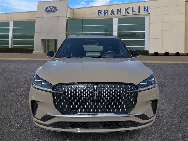 2025 Lincoln Aviator Black Label photo 2