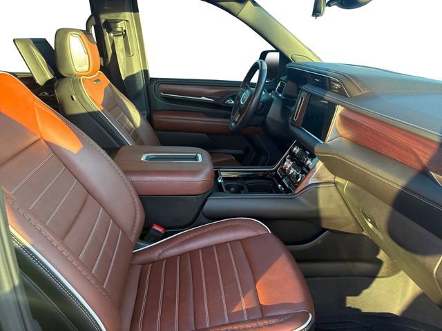 2024 GMC Yukon Denali Ultimate - Photo 17