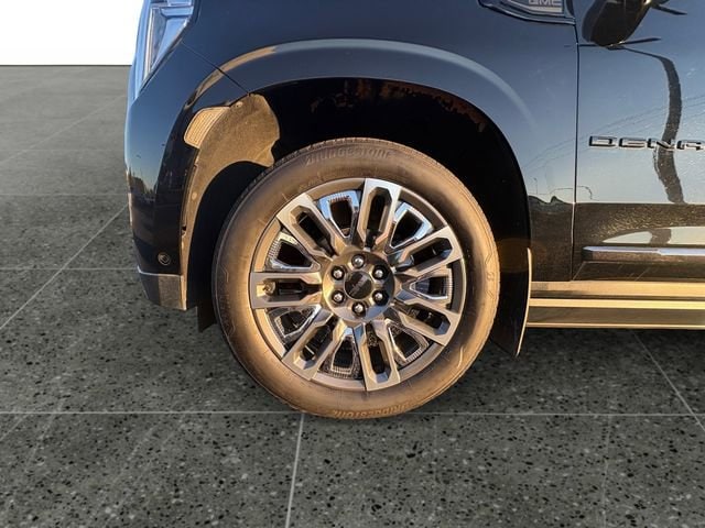 2024 GMC Yukon Denali Ultimate - Photo 16