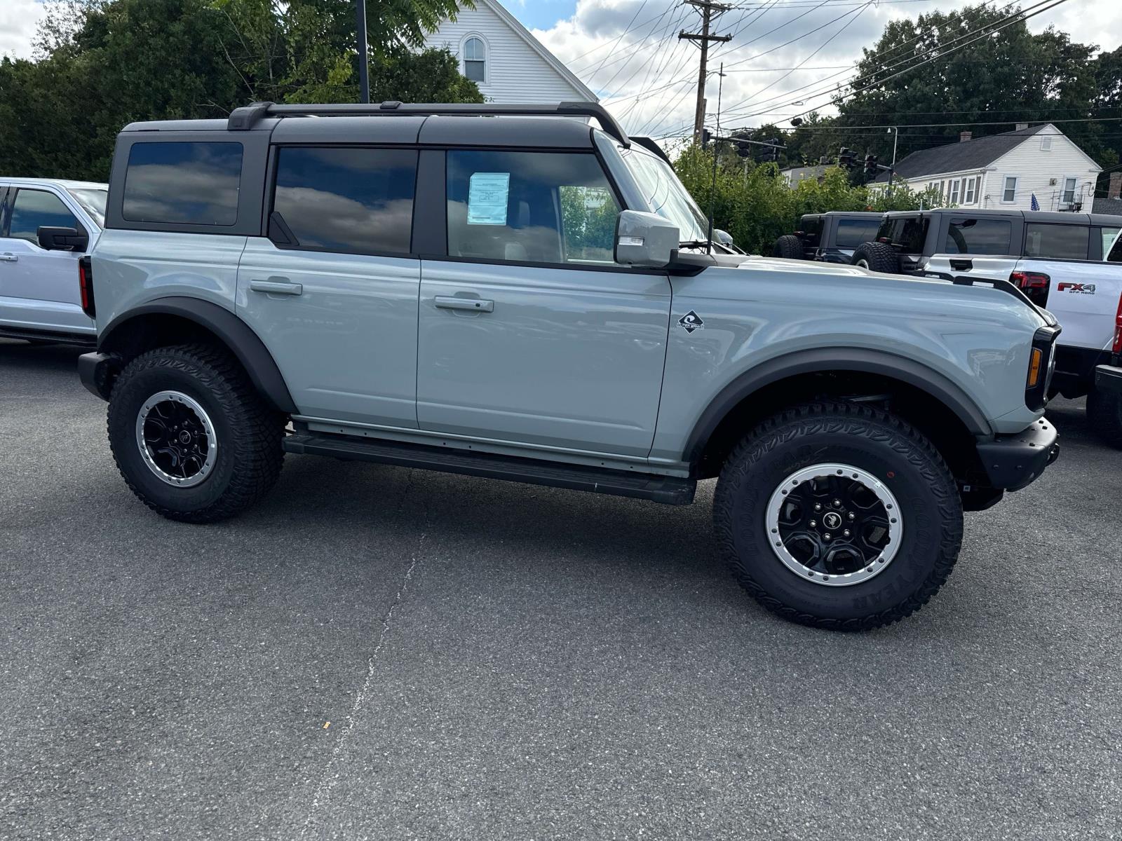 2024 Ford Bronco Outer Banks 6