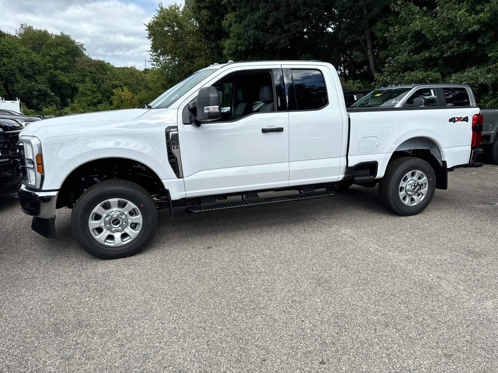 2024 Ford F-350 XLT 2