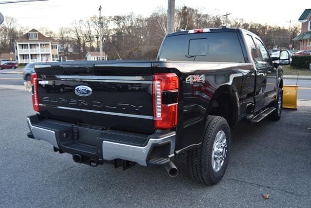 2023 Ford F-250 with Plow XLT 3