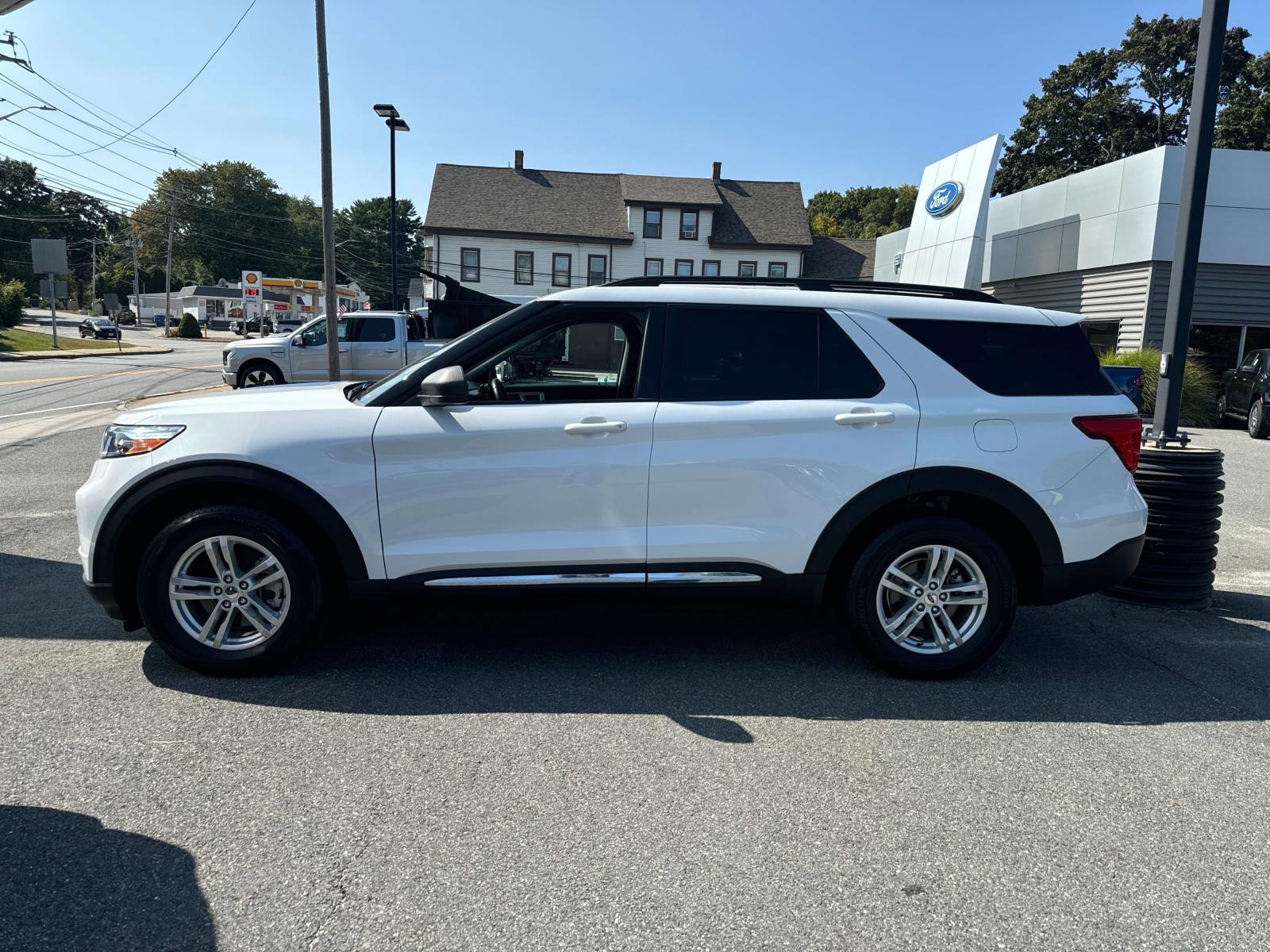 2021 Ford Explorer XLT 2