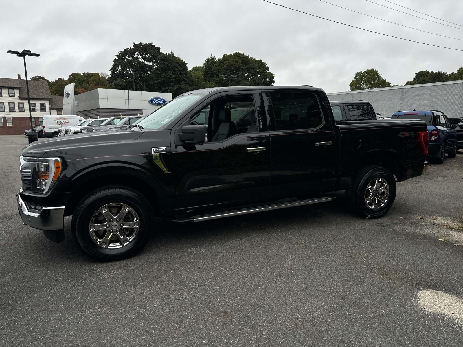 2021 Ford F-150 XLT 2