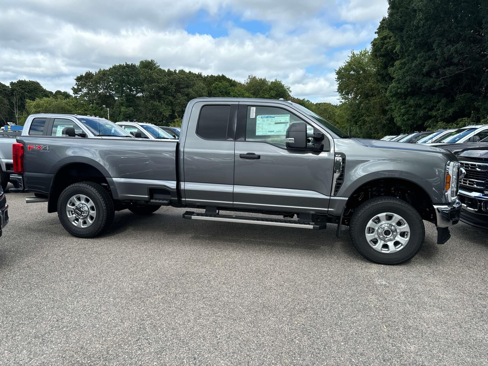 2024 Ford F-350 XLT 3