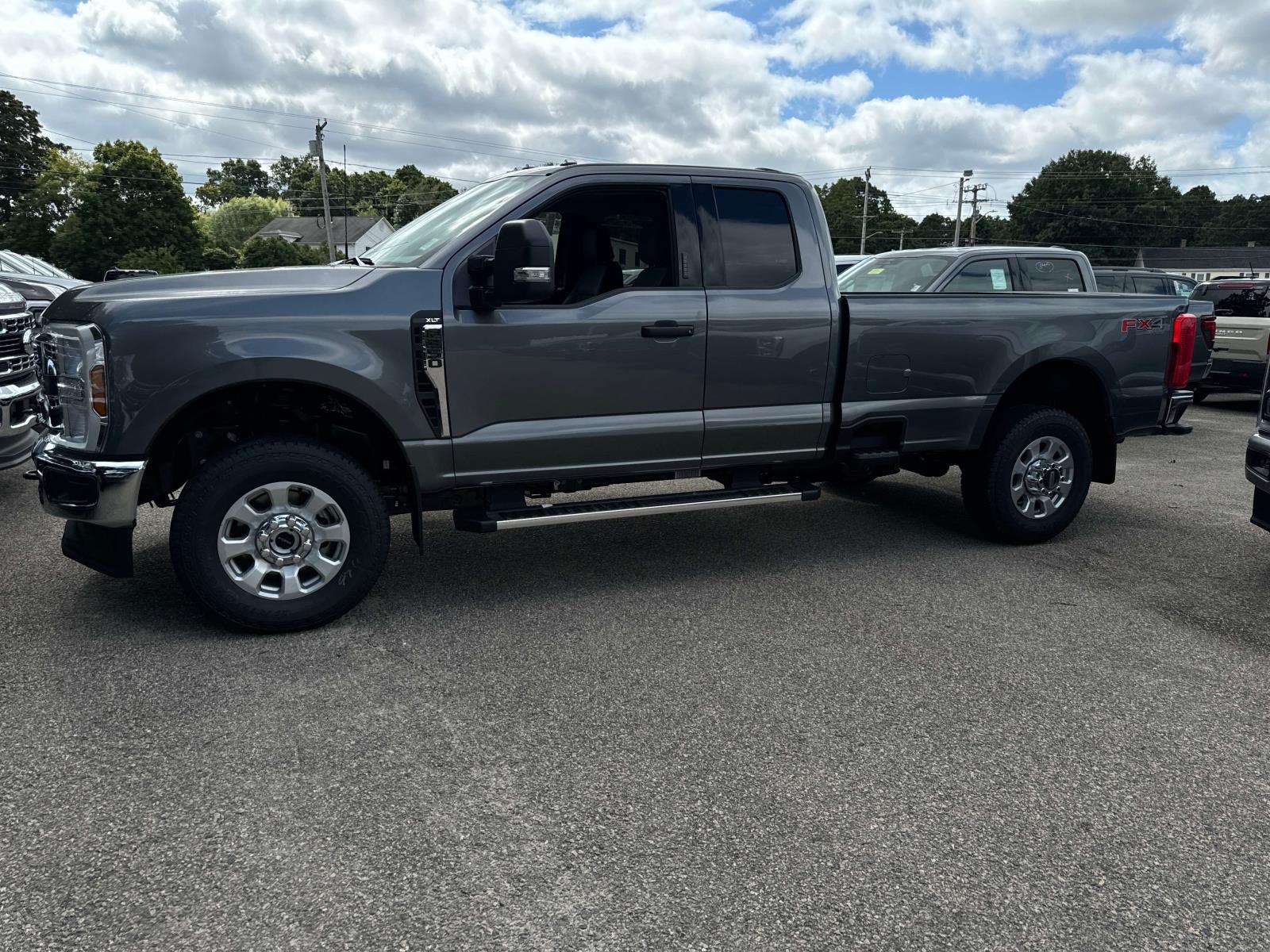 2024 Ford F-350 XLT 2