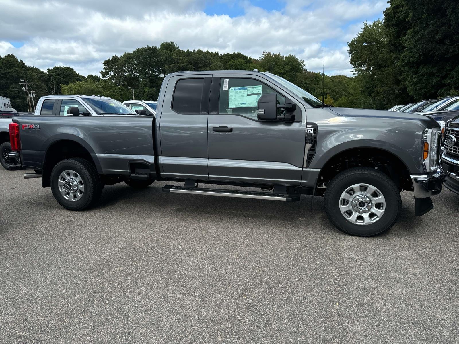 2024 Ford F-350 XLT 4