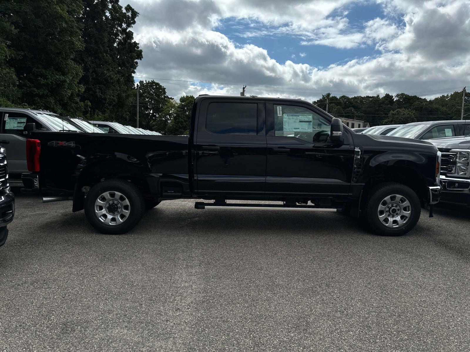 2024 Ford F-350 XLT 4