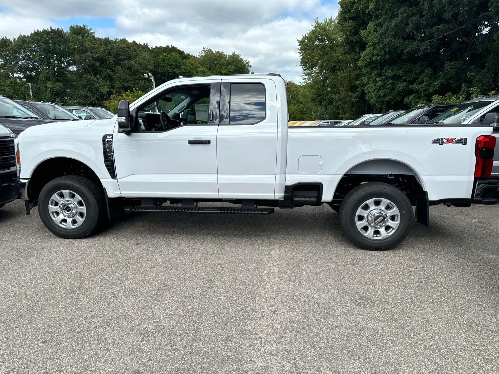 2024 Ford F-350 XLT 3