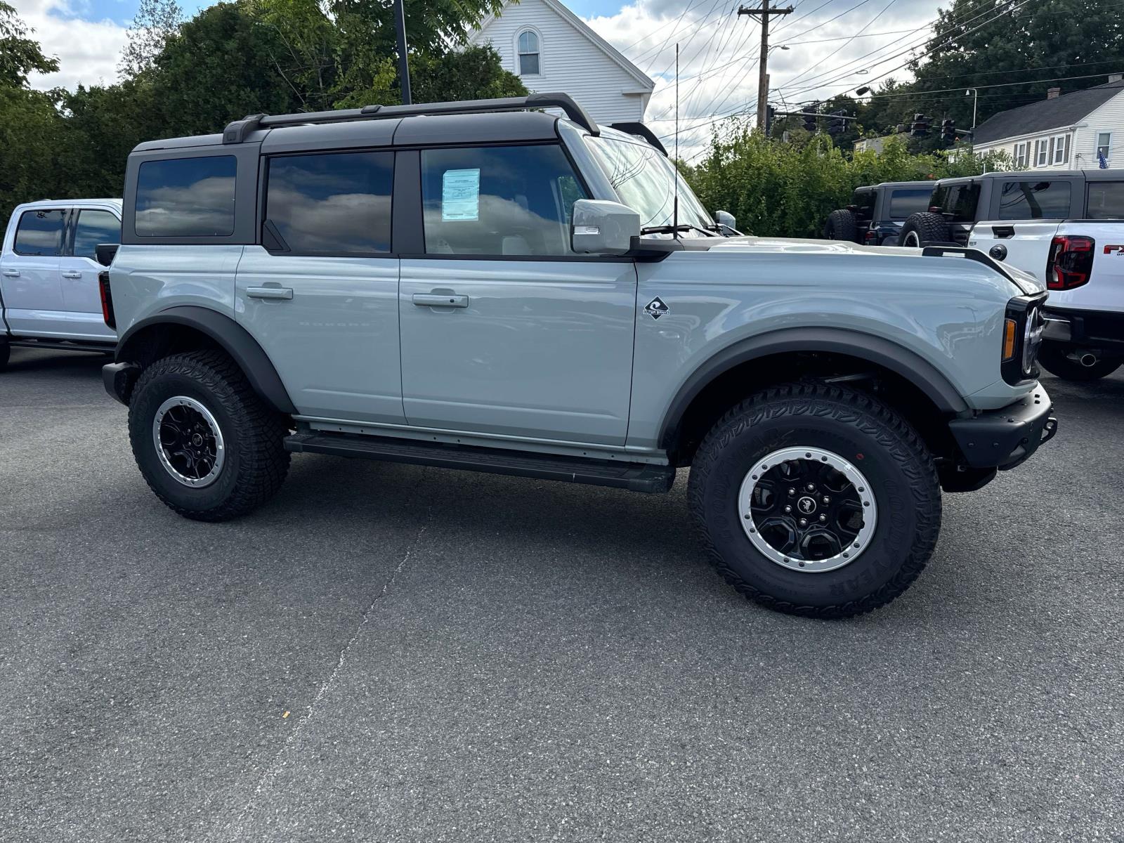 2024 Ford Bronco Outer Banks 5