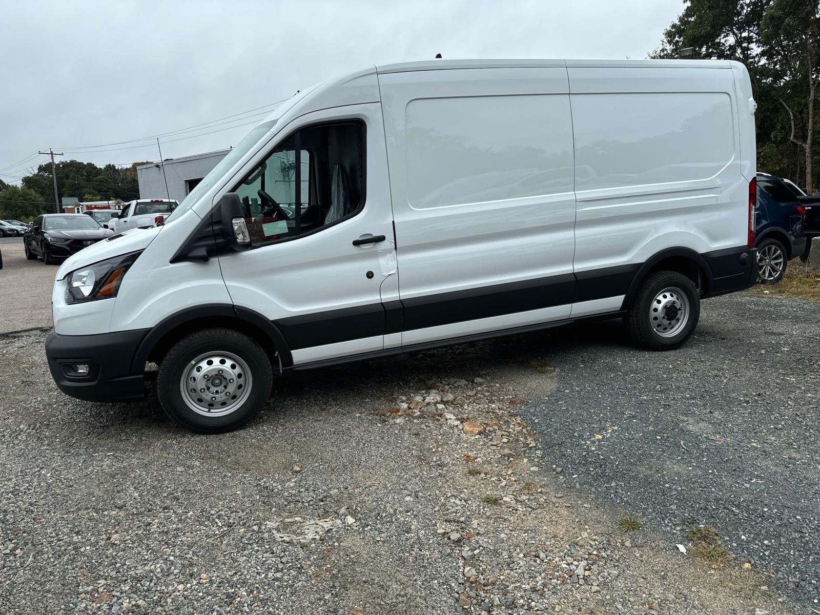 2024 Ford Transit-250 LWB Med Roof 2