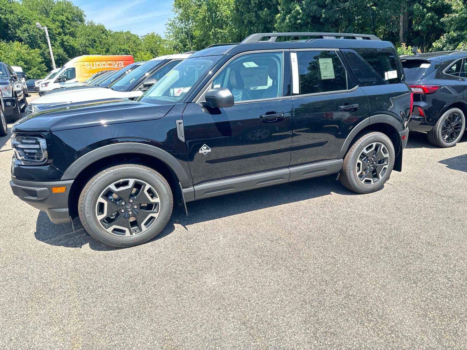 2024 Ford Bronco Sport Outer Banks 2