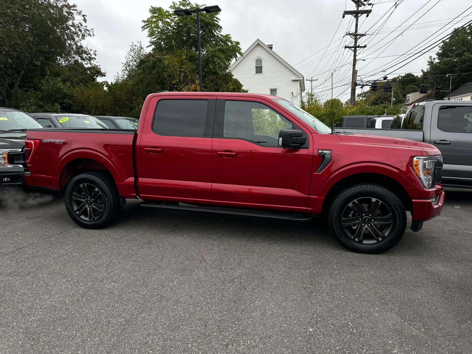 2021 Ford F-150 XLT 2