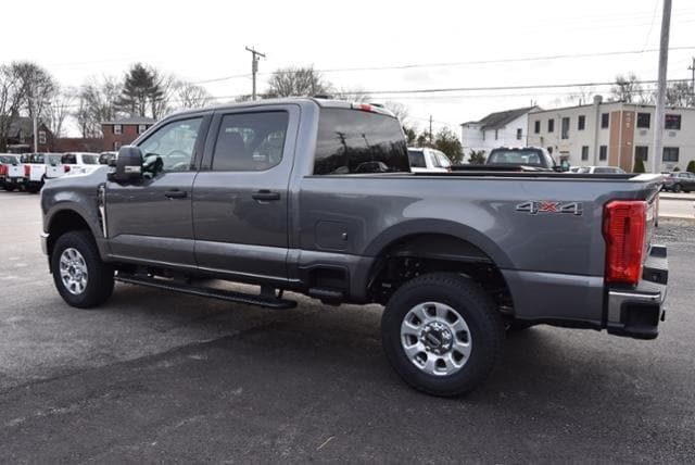 2024 Ford F-250 XLT 2