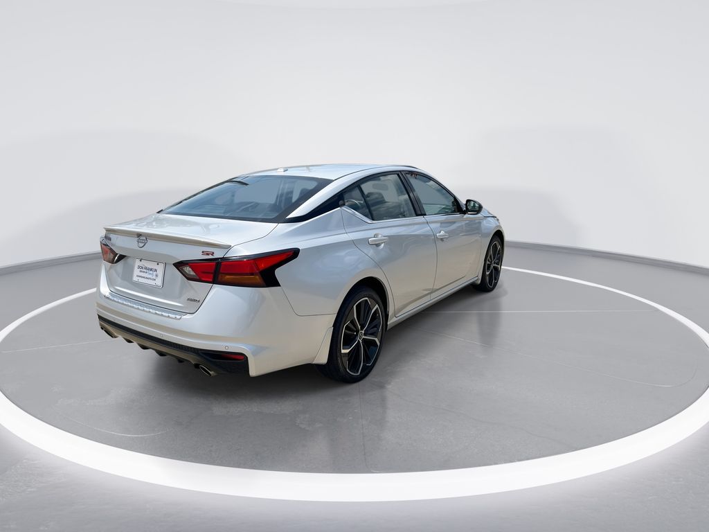 2023 Nissan Altima SR - Photo 9