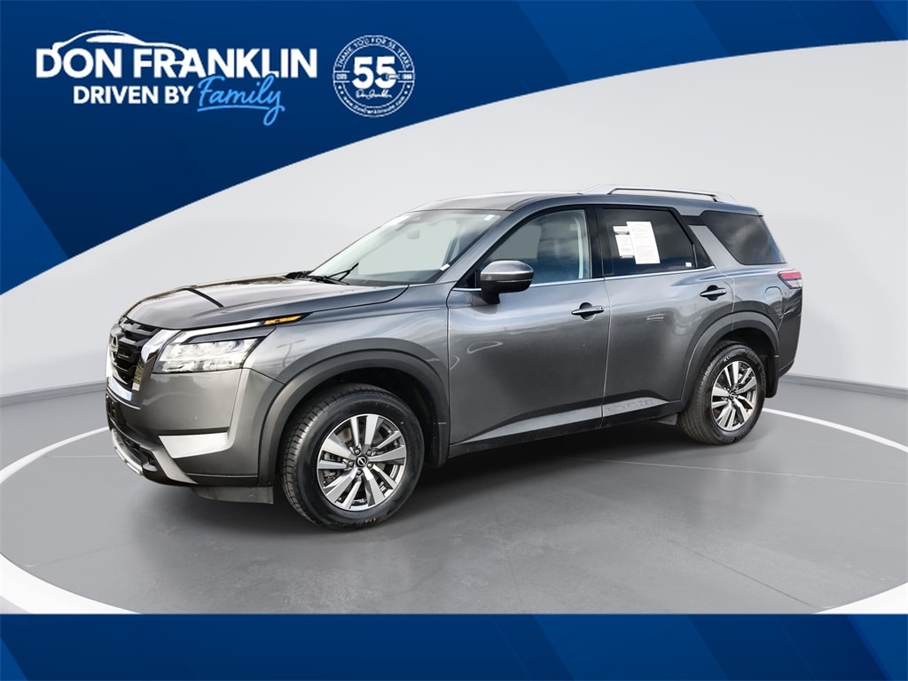 2023 Nissan Pathfinder SL's photo