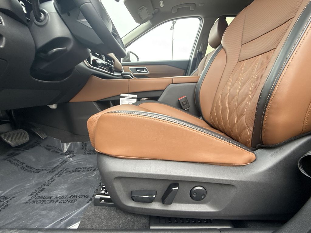 2026 Nissan Rogue Platinum - Photo 13