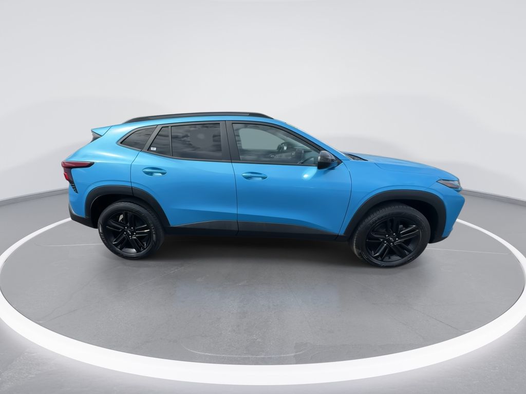 2025 Chevrolet Trax Activ - Photo 10