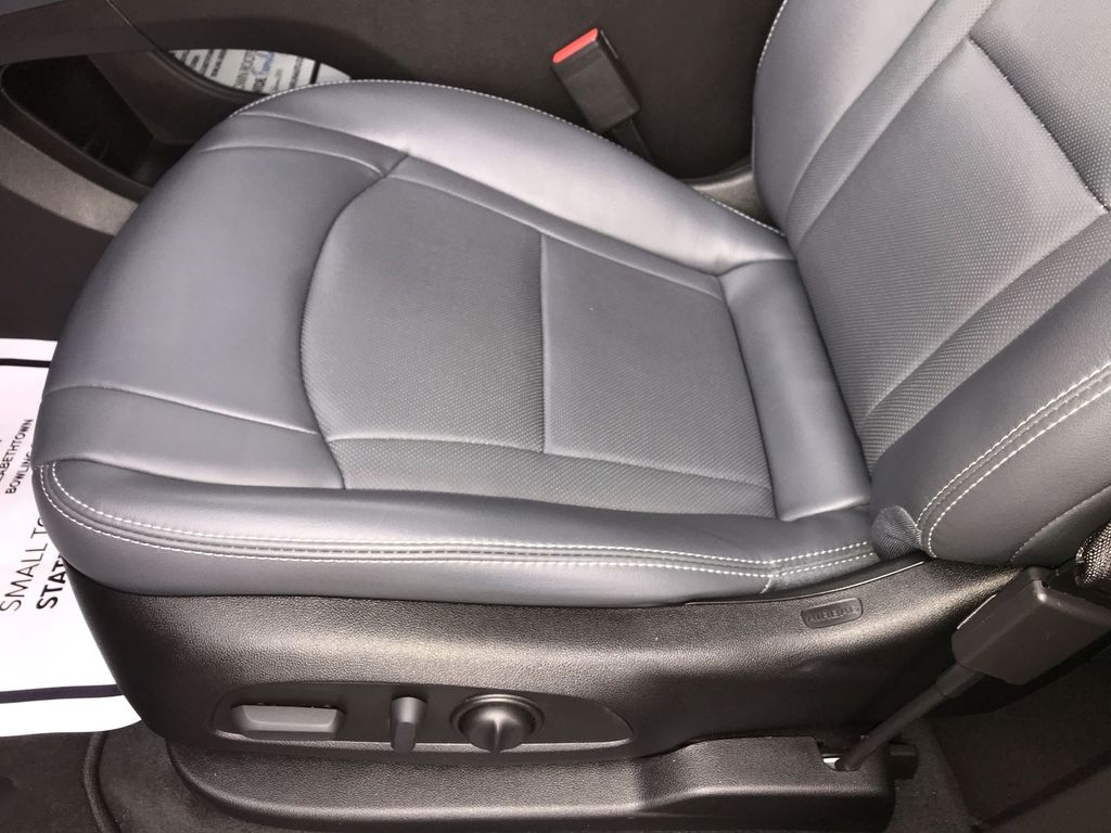 2023 Buick Enclave Essence - Photo 13
