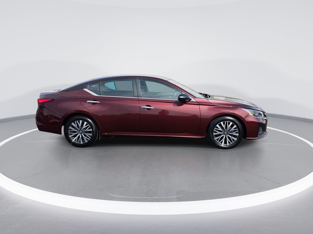 2024 Nissan Altima SV - Photo 10