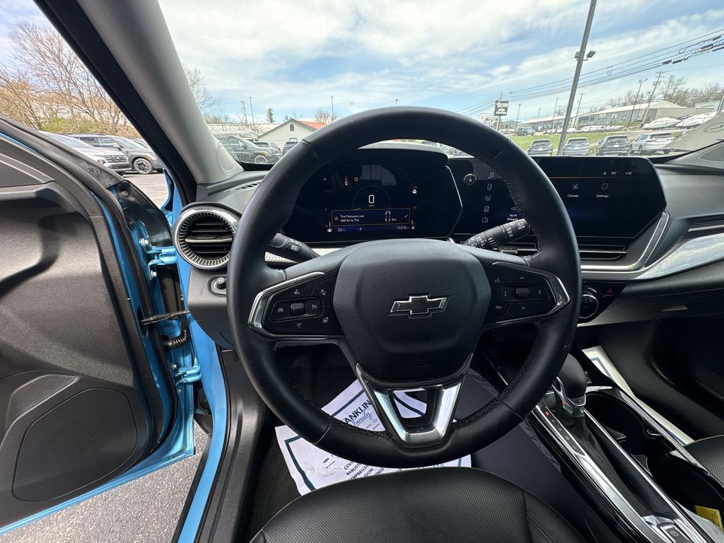 2025 Chevrolet Trax Activ - Photo 12