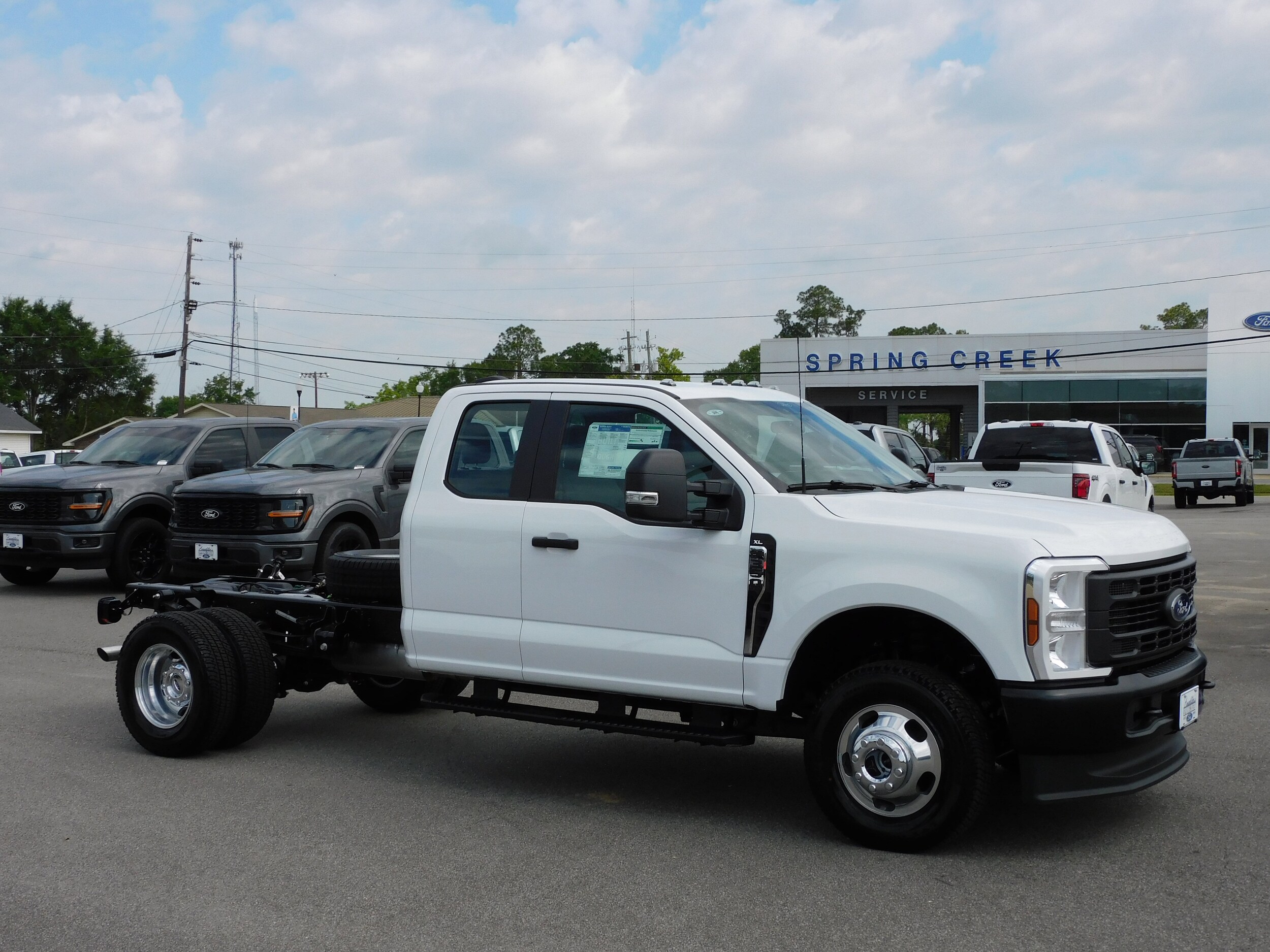 2025 Ford F-350 photo 4