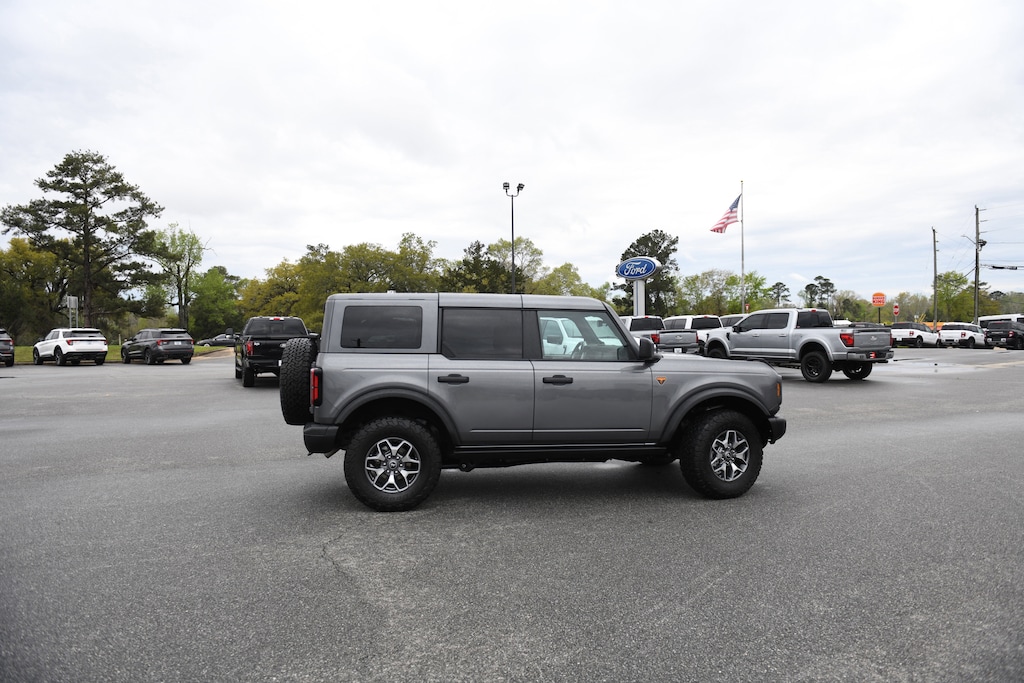 Used 2025 Ford Bronco Badlands SUV