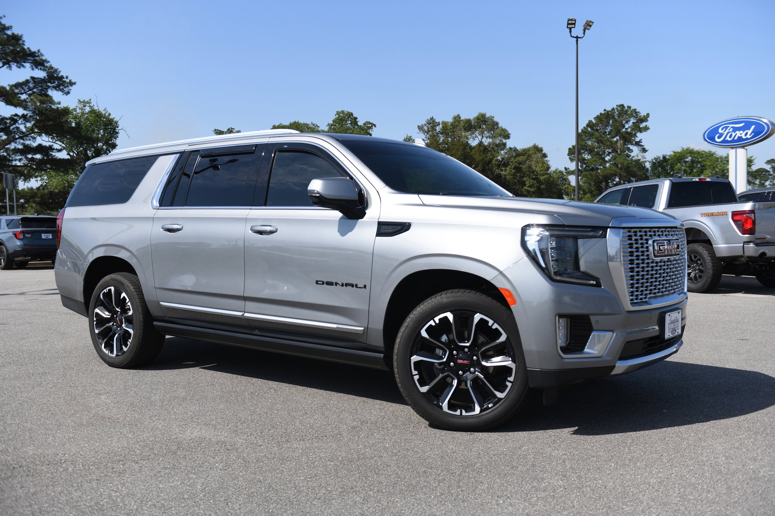 2023 GMC Yukon Denali AWD's photo
