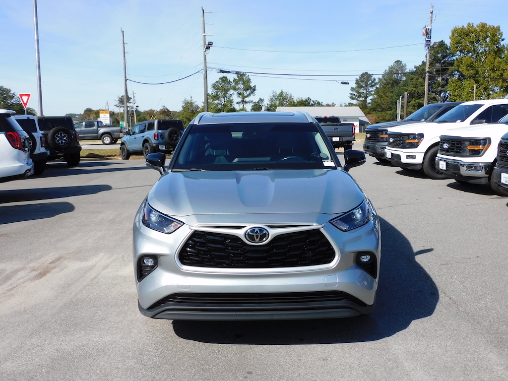 Used 2023 Toyota Highlander XLE SUV