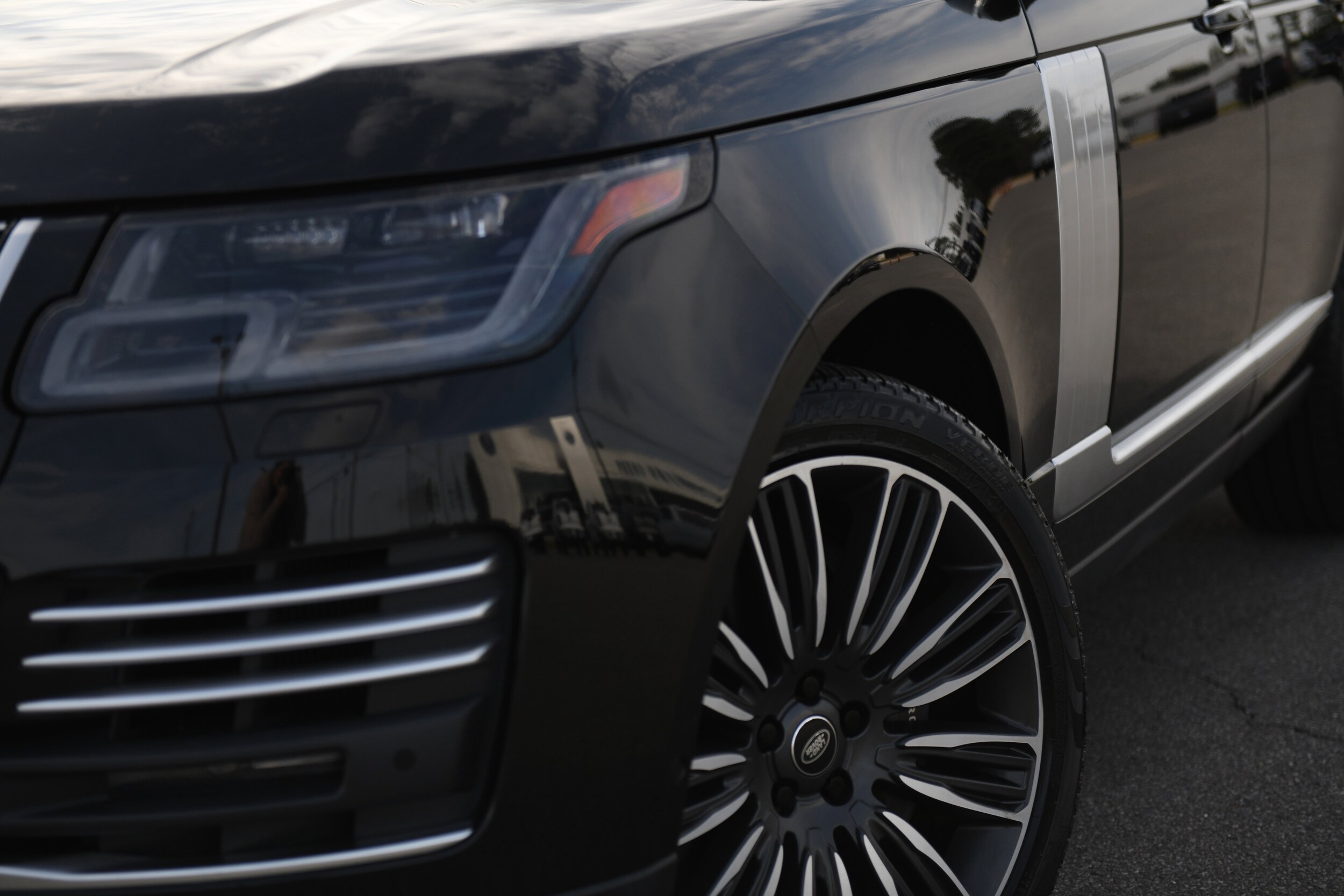 2020 Land Rover Range Rover Autobiography photo 4