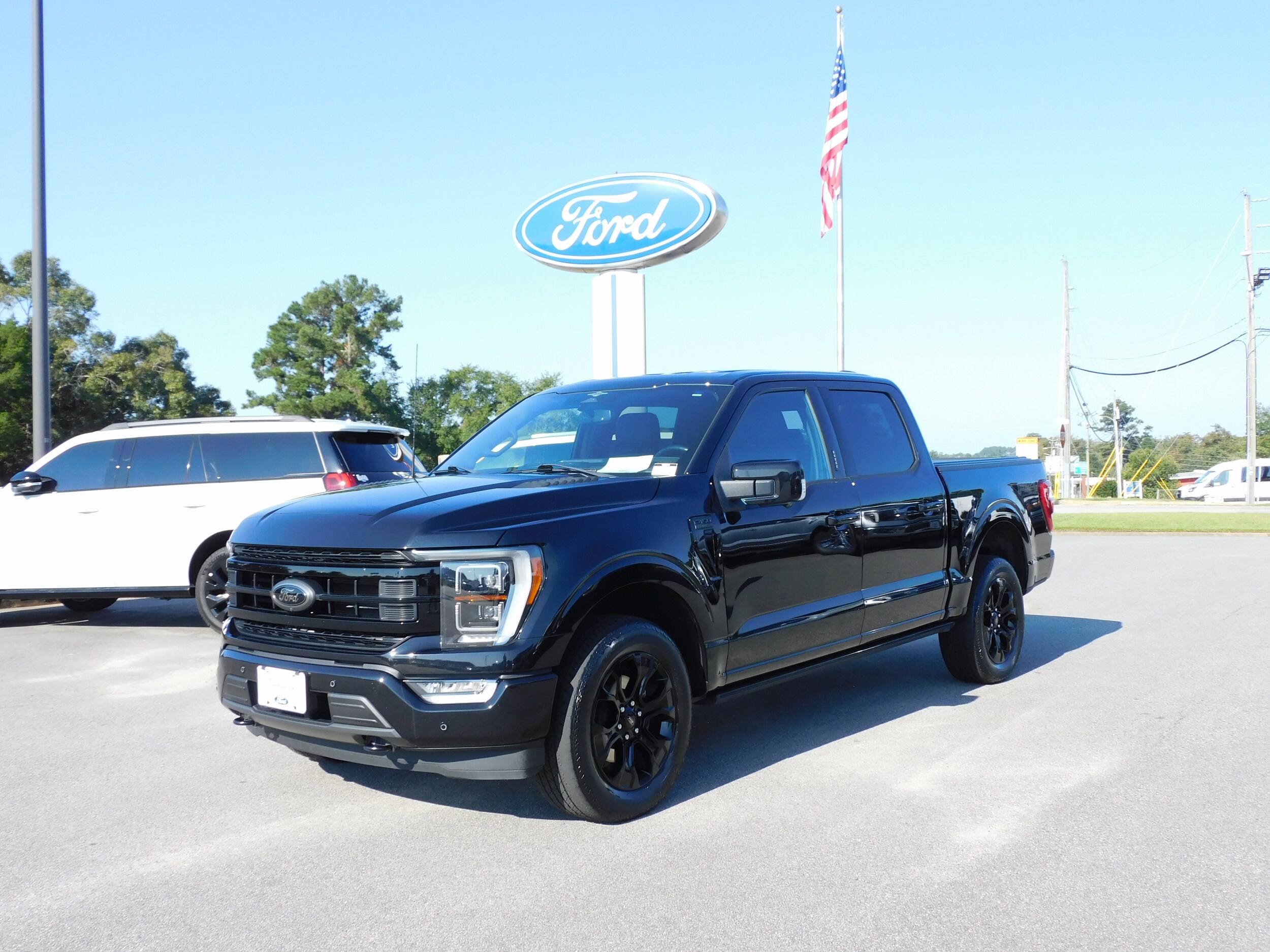 2023 Ford F-150 Lariat photo 2