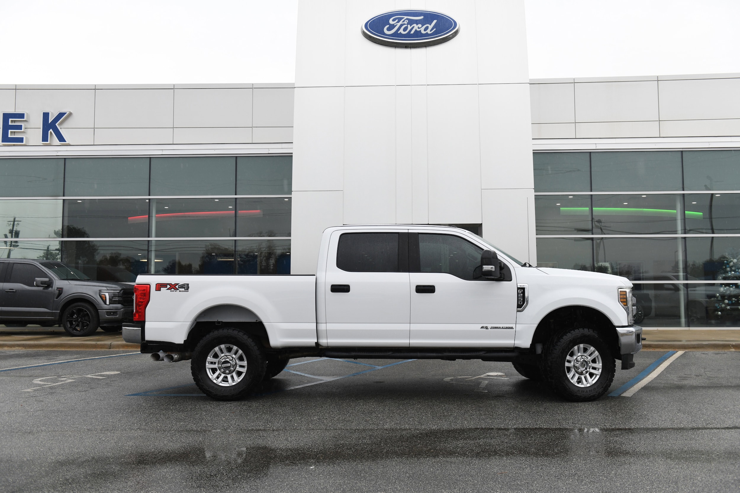 2018 Ford F-250 XLT 4x4 Crew Cab 6-3/4' Box's photo
