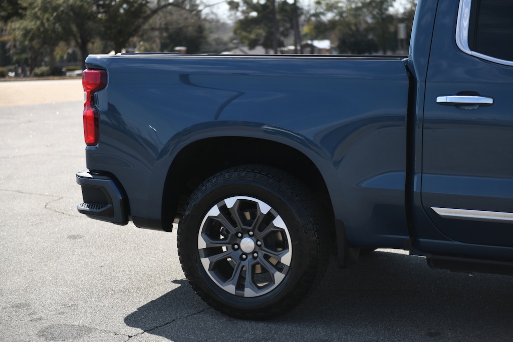 Used 2024 Chevrolet Silverado 1500 High Country Truck Crew Cab