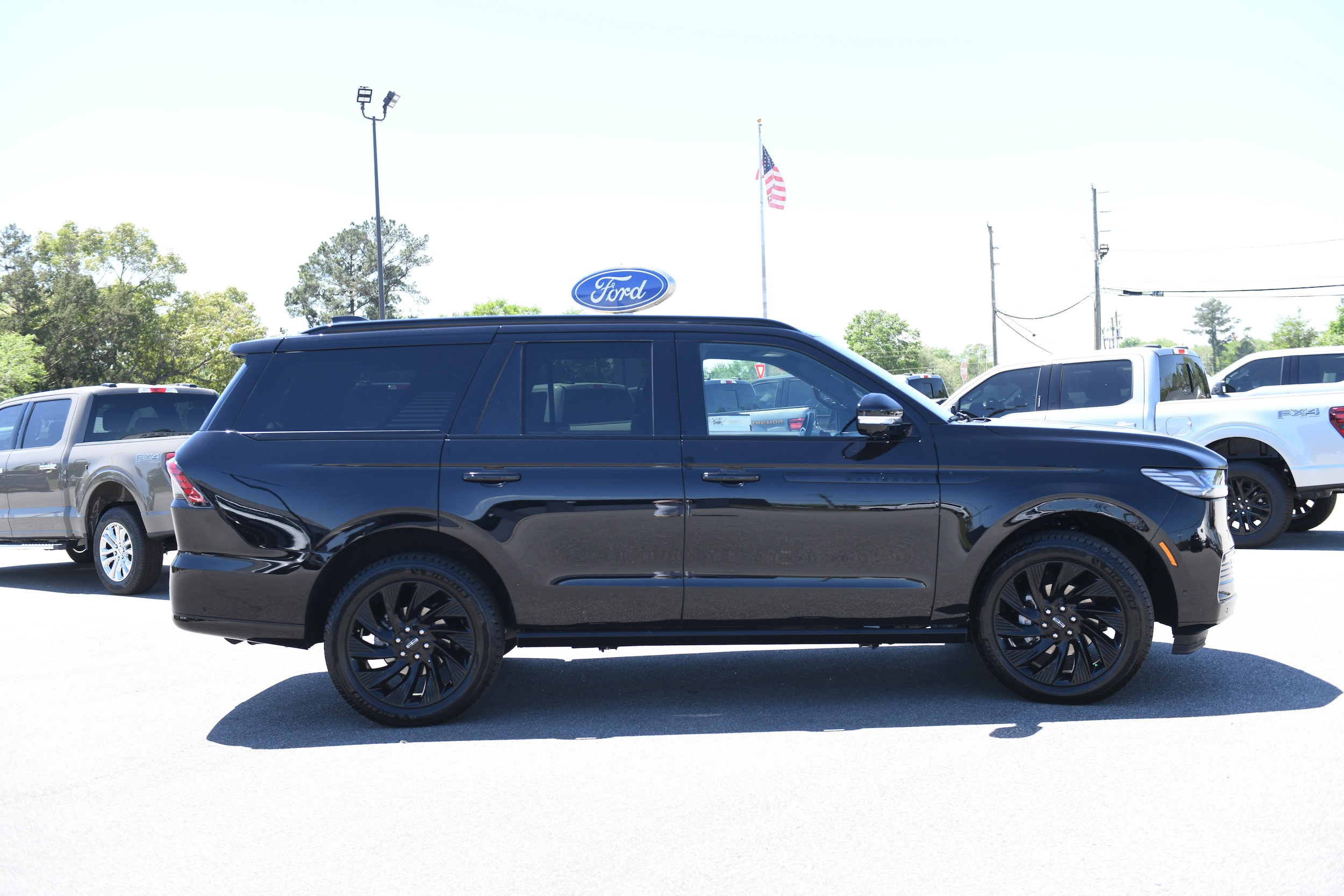 2025 Lincoln Navigator Reserve 4WD's photo