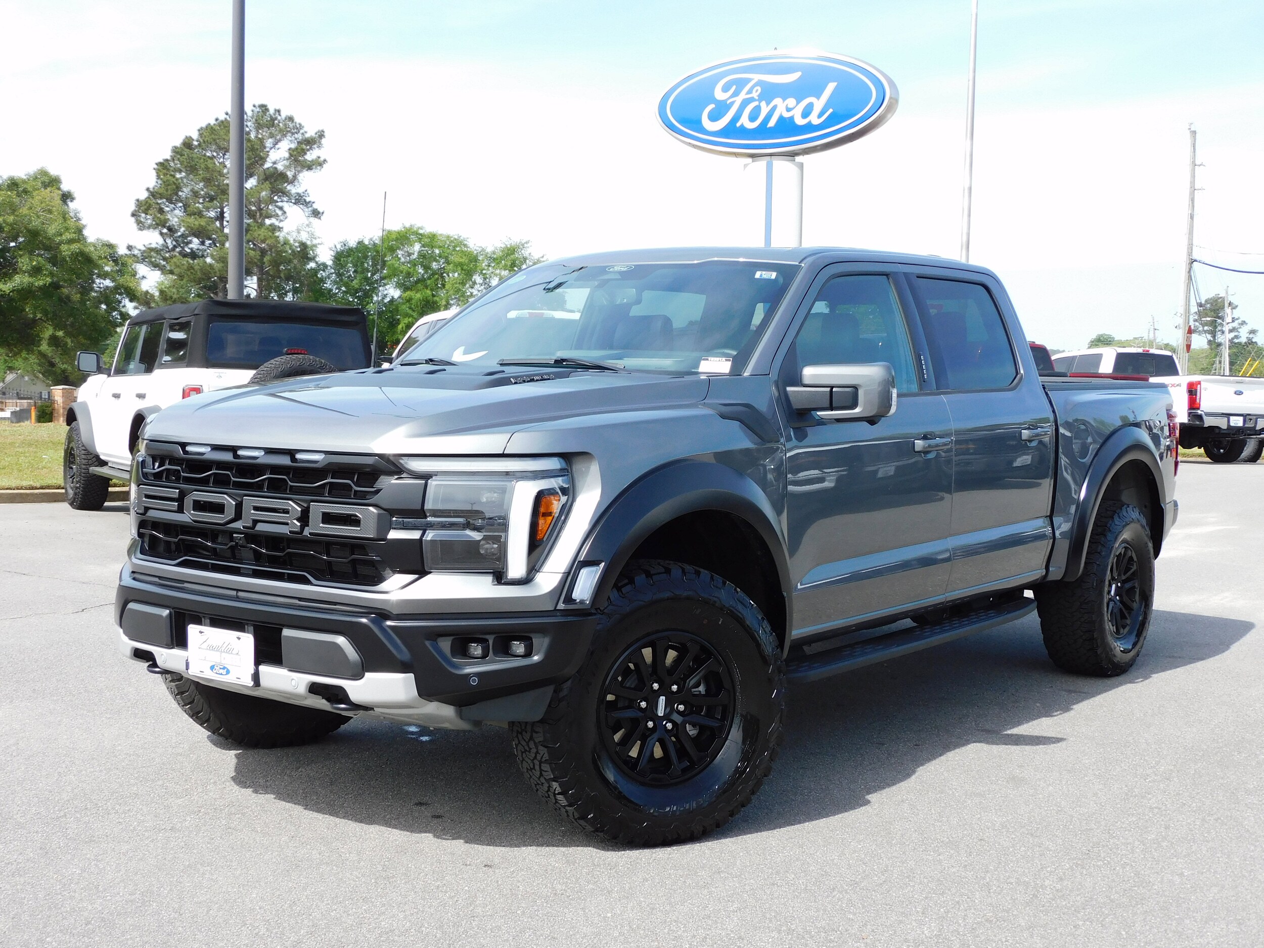 2024 Ford F-150 Raptor photo 2