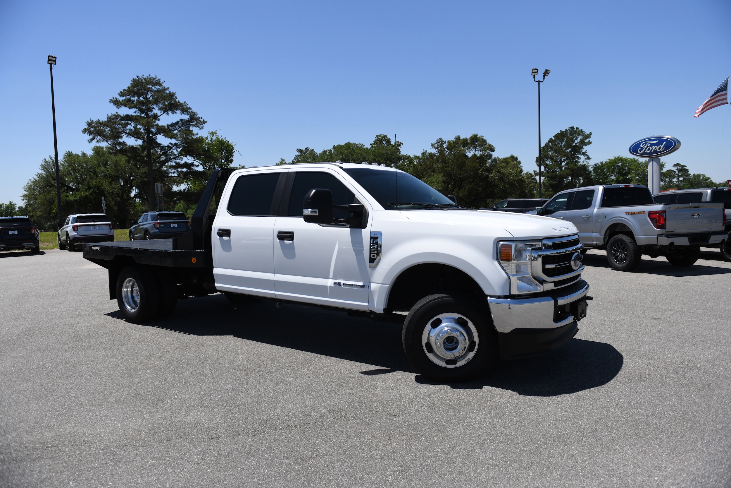 2022 Ford F-350 XL 4x4 Crew Cab 179-In DRW's photo