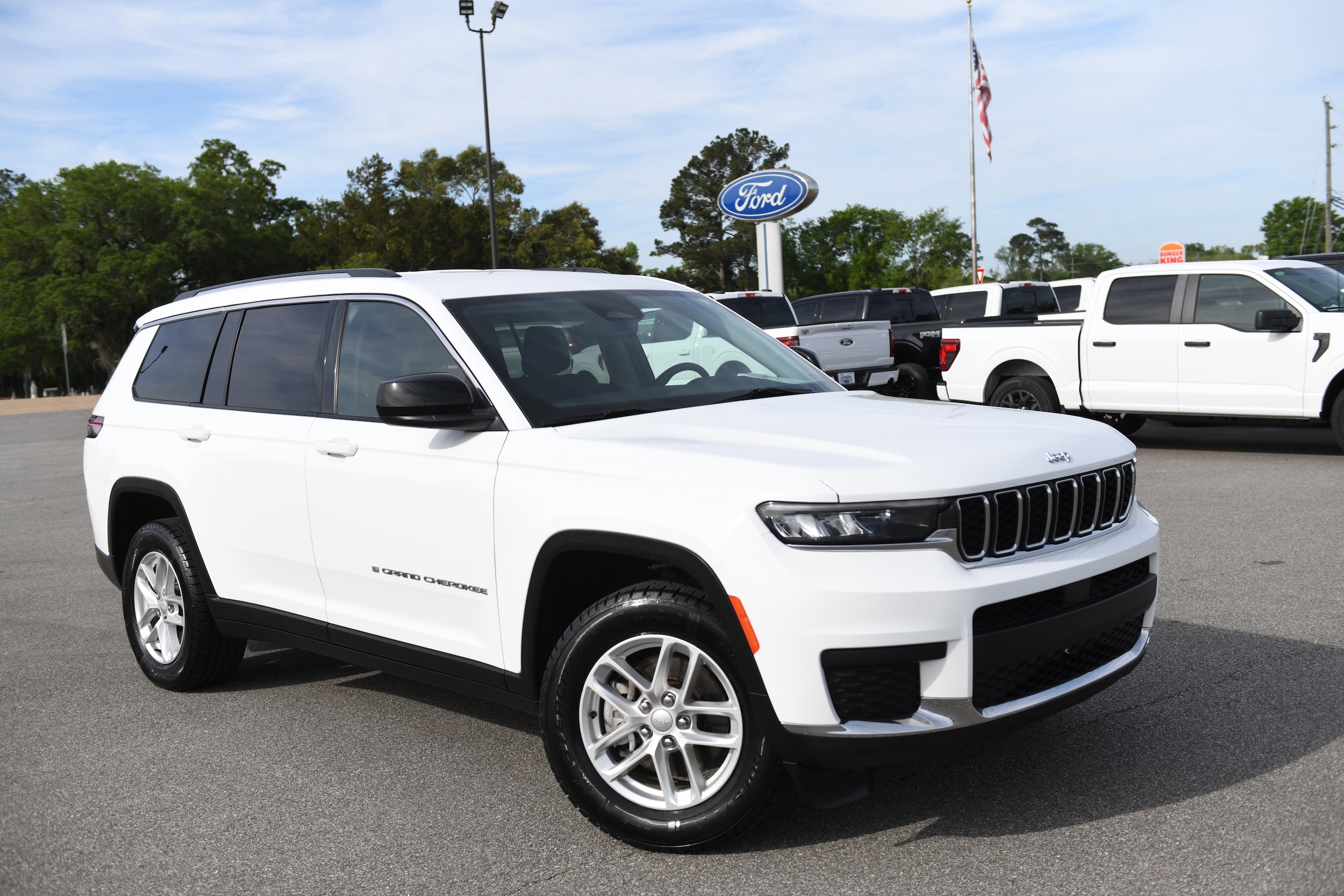 2023 Jeep Grand Cherokee L Laredo