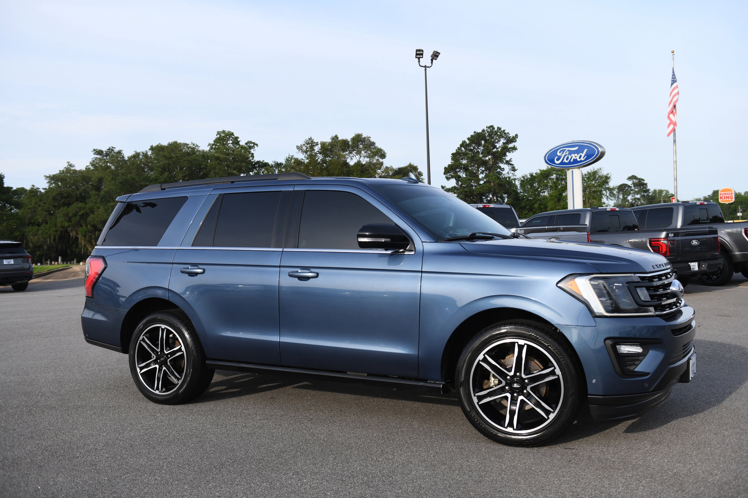 2020 Ford Expedition Limited's photo