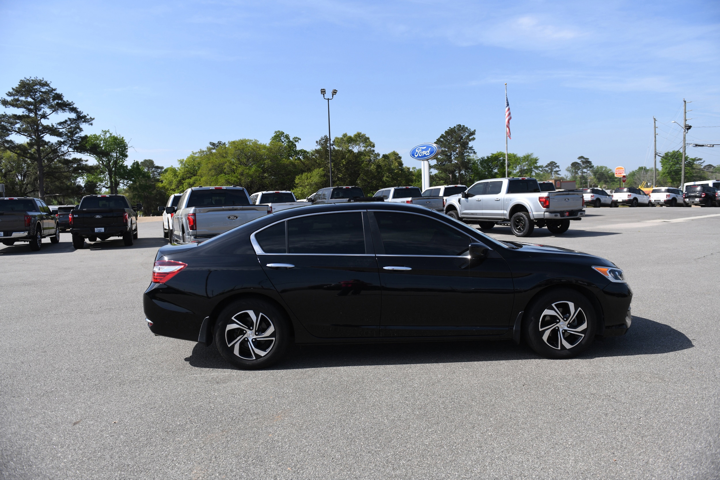 Used 2017 Honda Accord LX with VIN 1HGCR2F32HA109583 for sale in Colquitt, GA