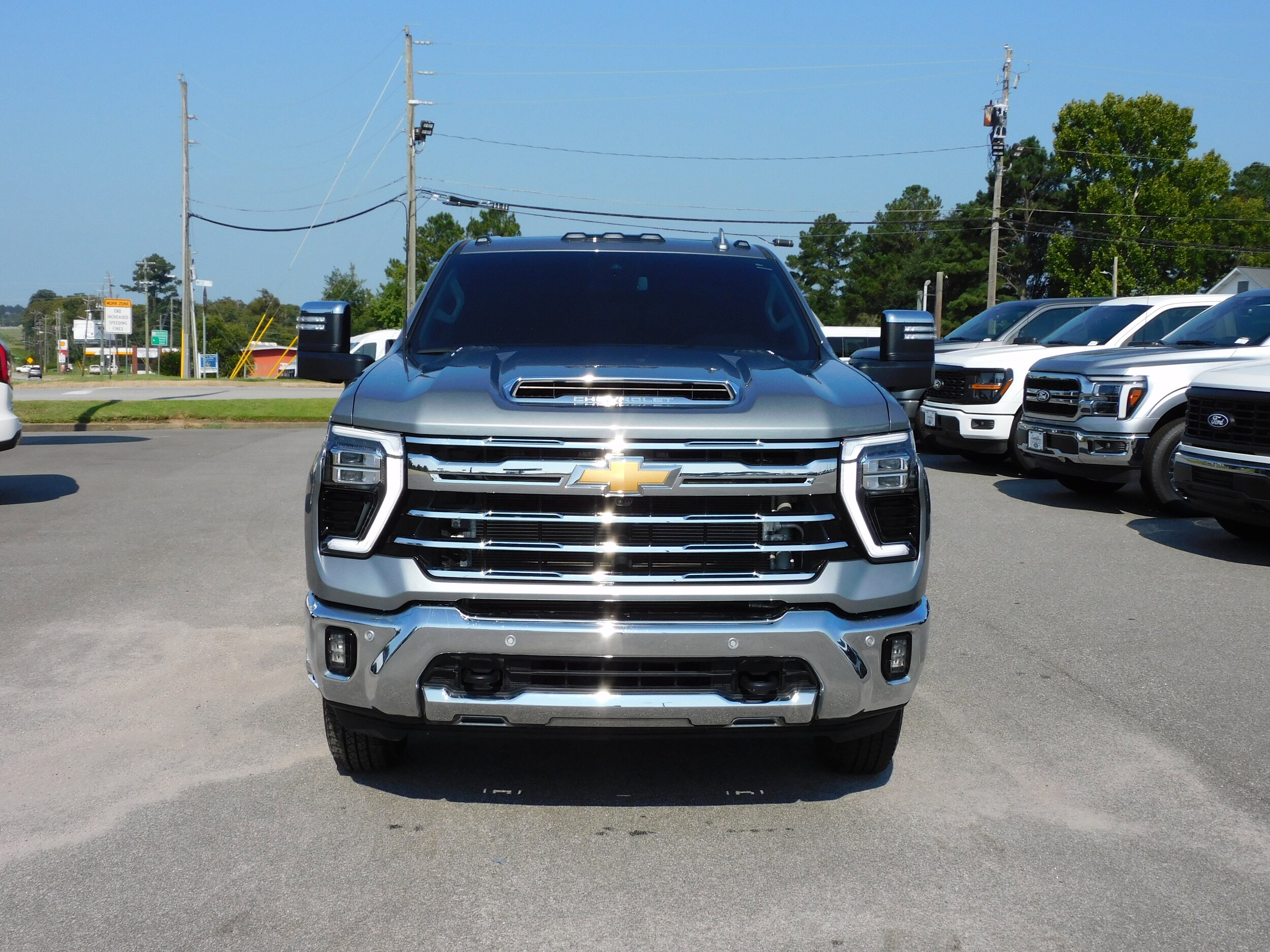 2025 Chevrolet Silverado 3500HD LTZ photo 3