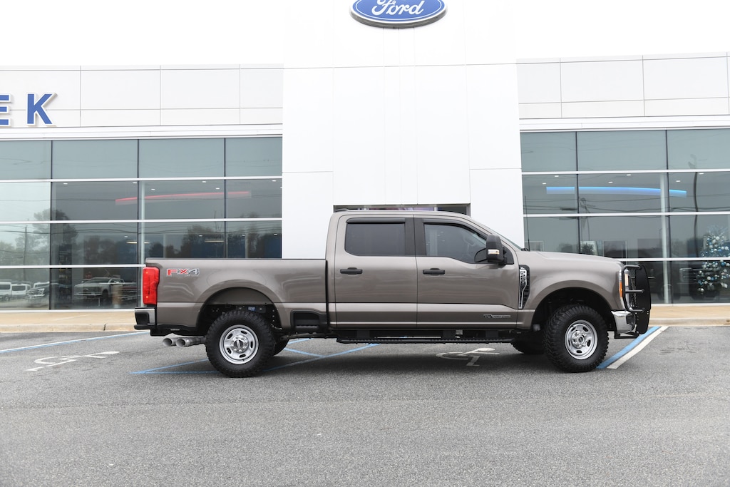 Used 2023 Ford Super Duty F-250 SRW XL Truck Crew Cab
