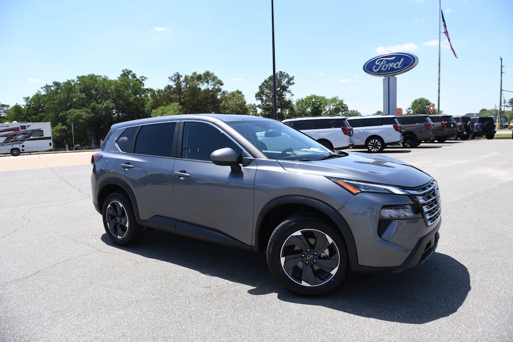 Used 2024 Nissan Rogue SV SUV