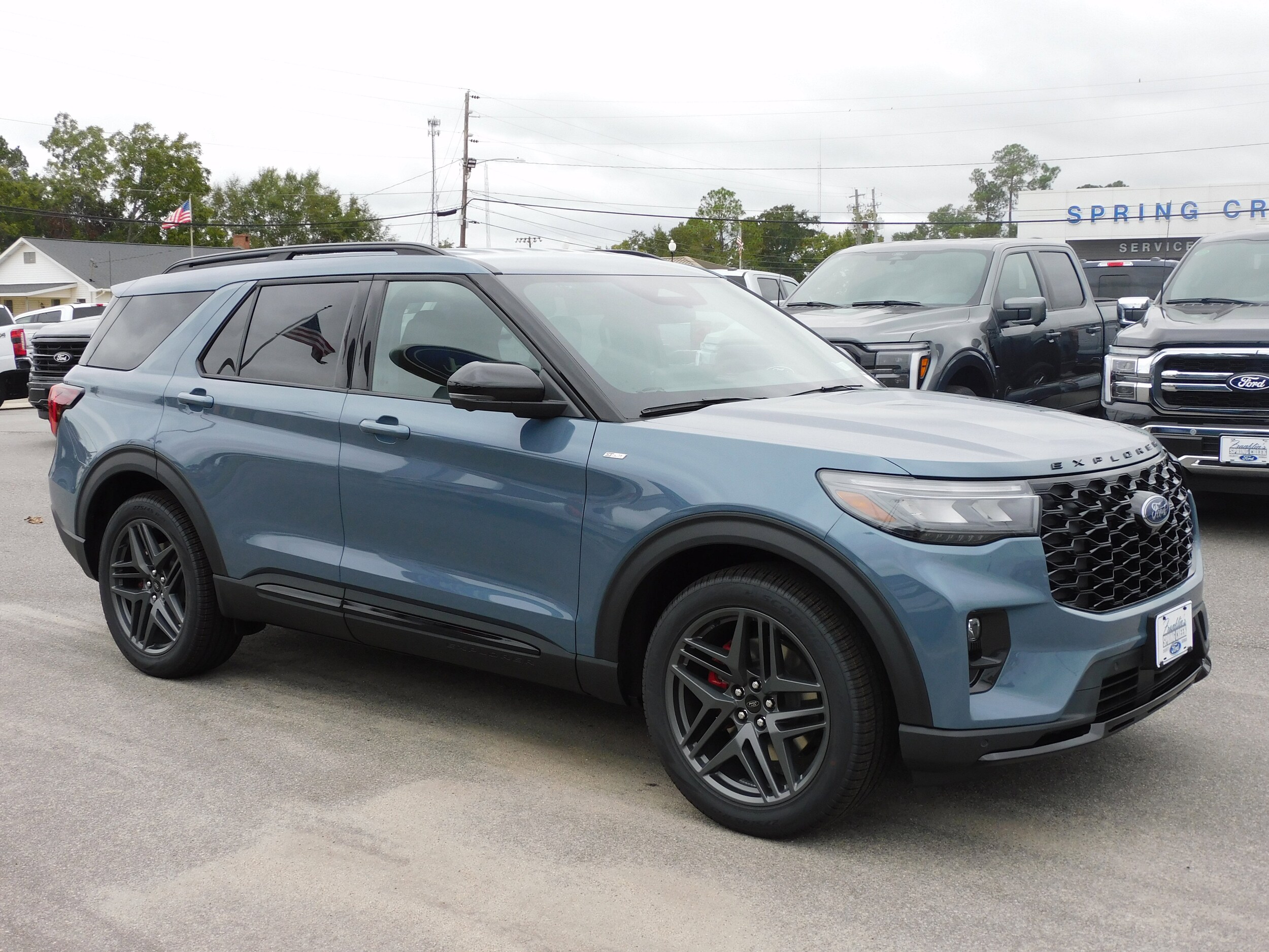 2025 Ford Explorer ST-Line photo 3