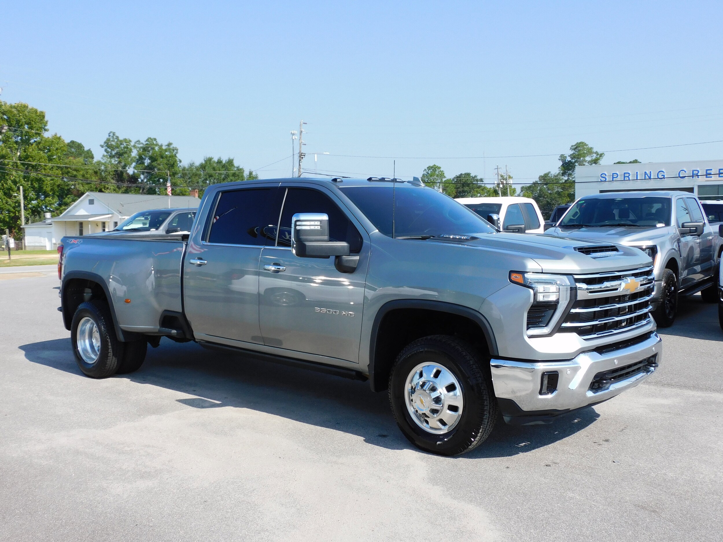 2025 Chevrolet Silverado 3500HD LTZ photo 4
