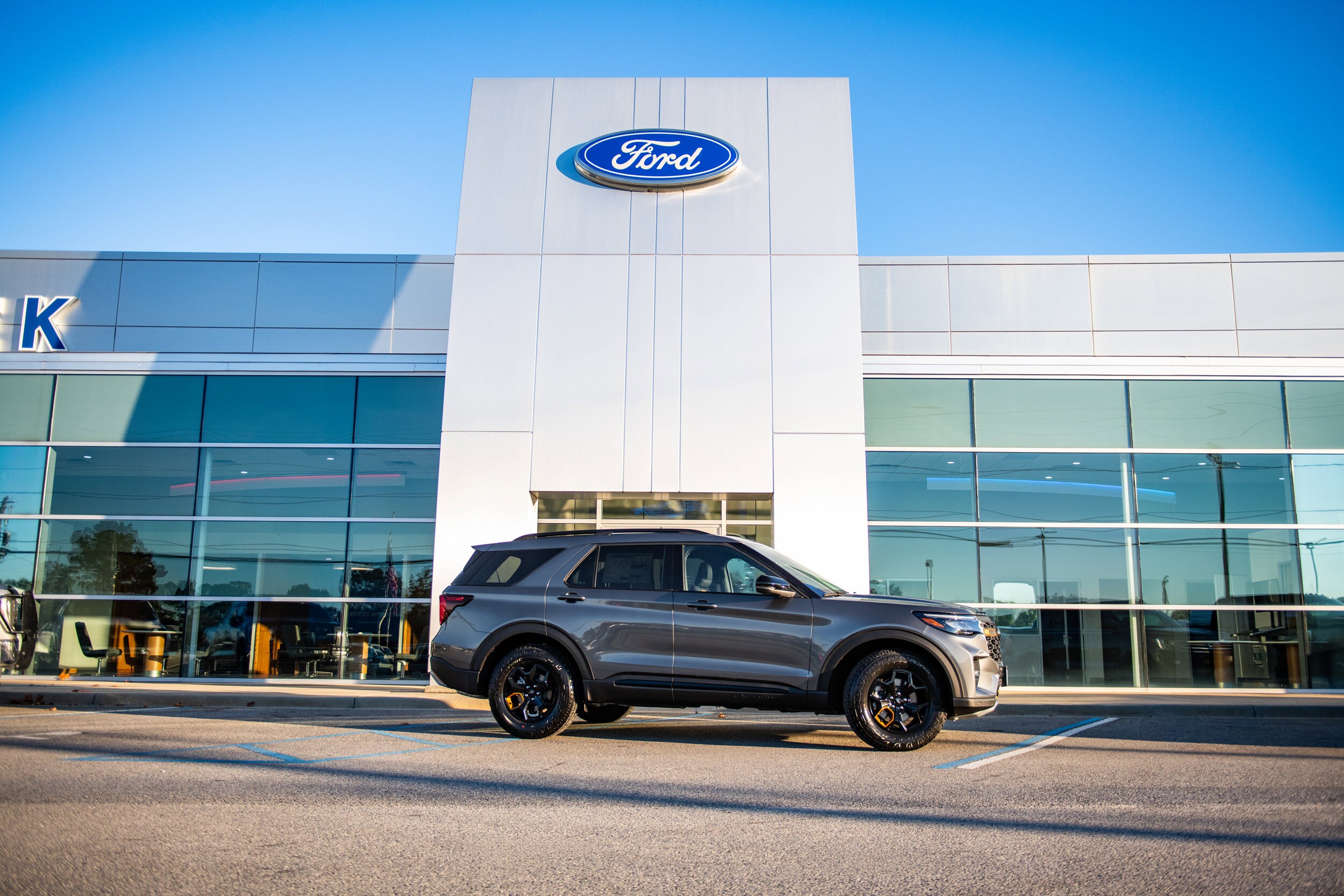 2026 Ford Explorer photo 2